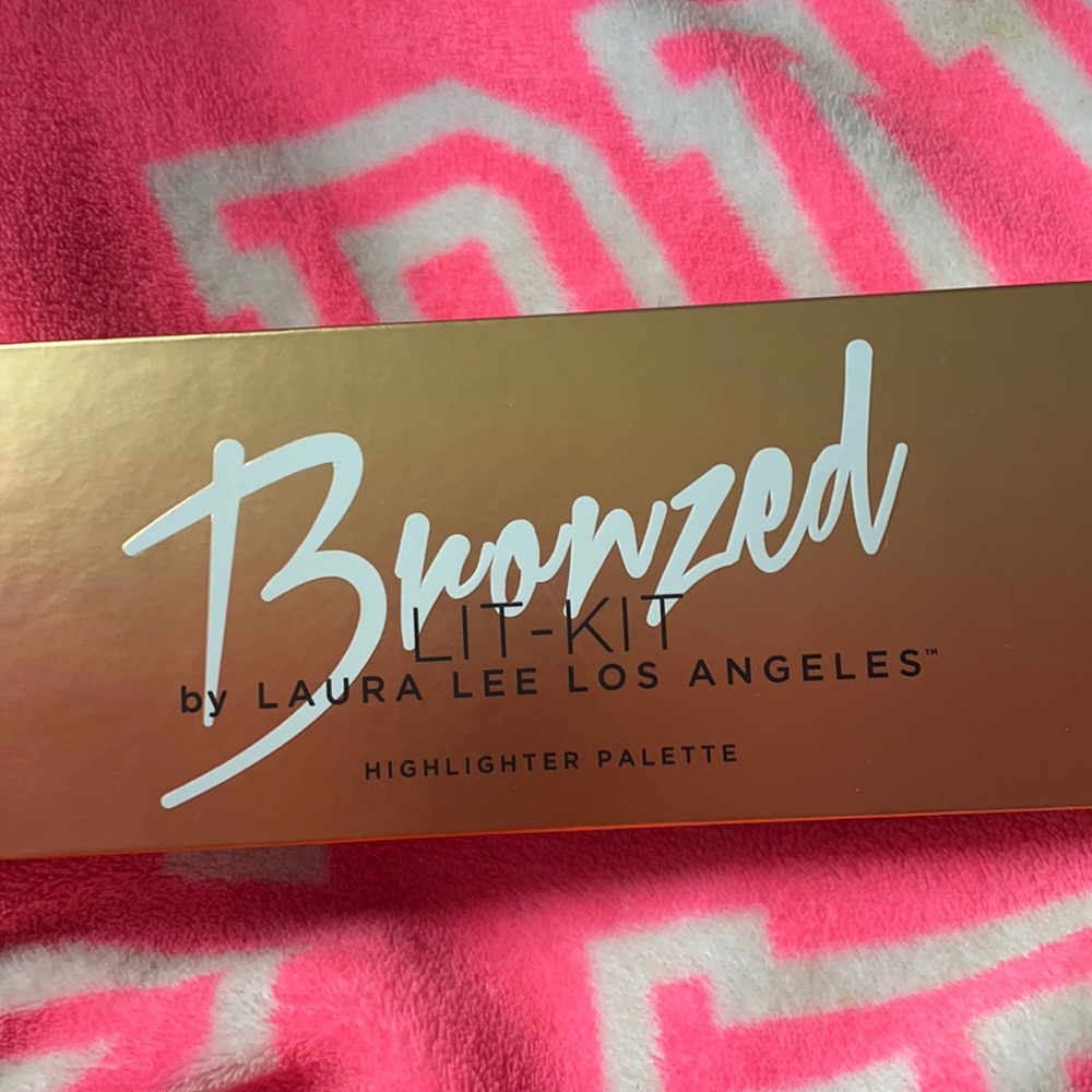 Laura Lee bronzed lit kit